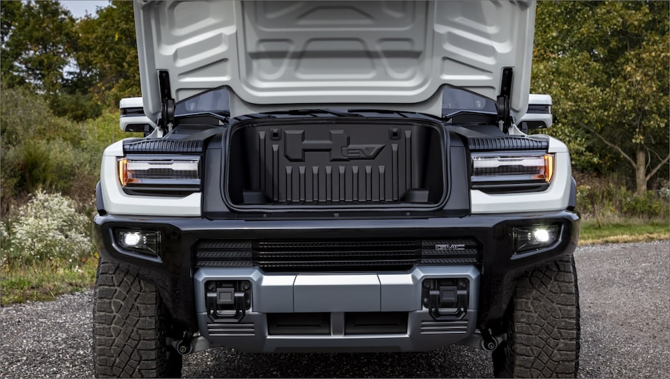 Vue avant du GMC Hummer EV.