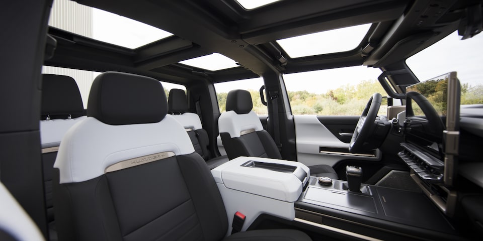 Toit plein ciel du GMC Hummer EV.