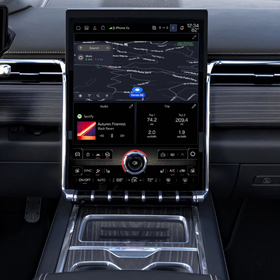 Centre console of the GMC Sierra EV Denali.