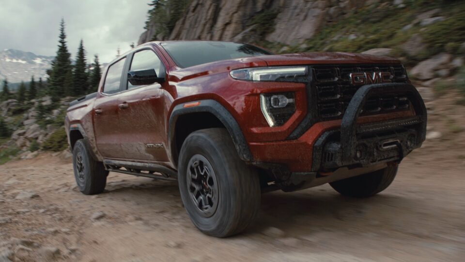 Video of the 2023 GMC Canyon driving off-road.