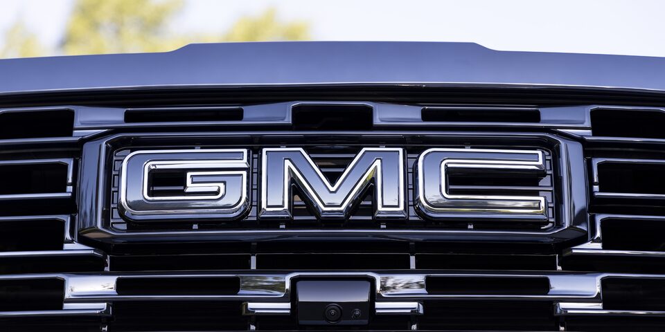 2024 Sierra HD Denali Ultimate GMC badging and new signature Denali grille.