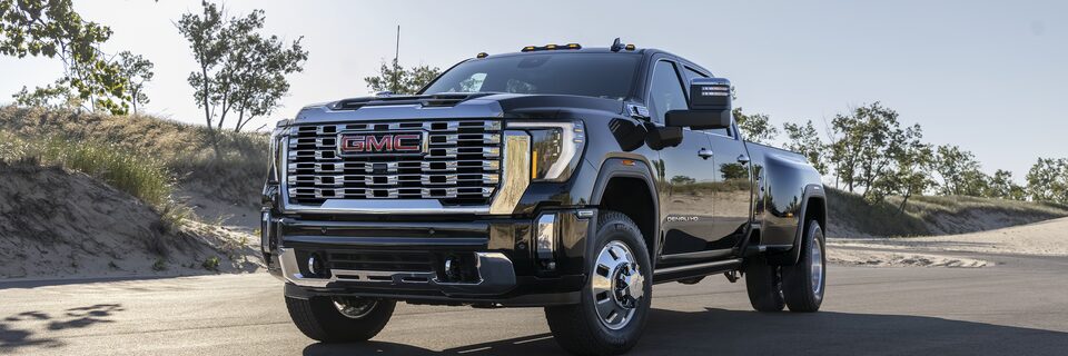 Front left profile view of the 2024 Sierra HD Denali.