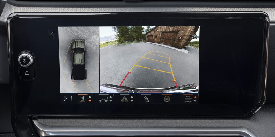Camera view on the 2024 GMC Sierra HD centre console touchscreen.