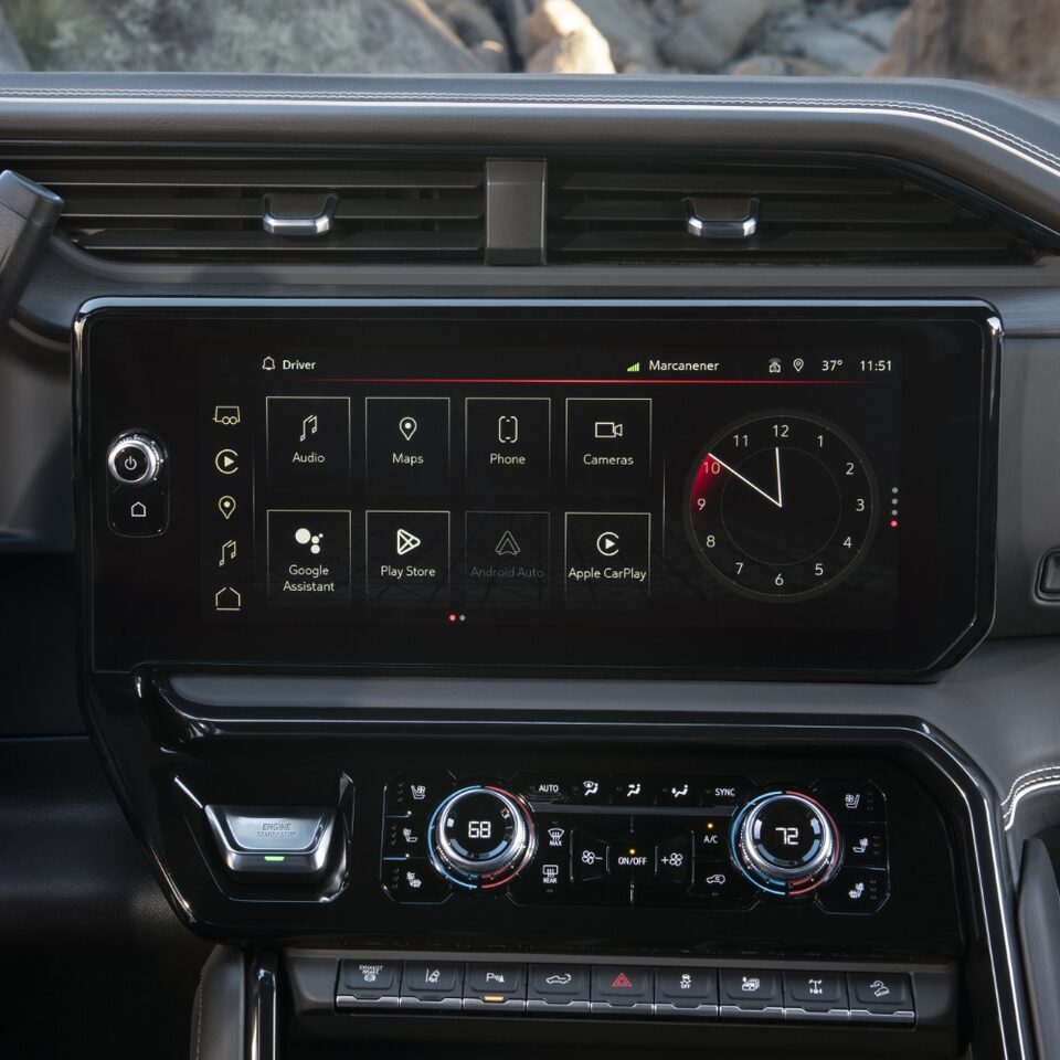 The 2024 Sierra HD AT4X infotainment system.