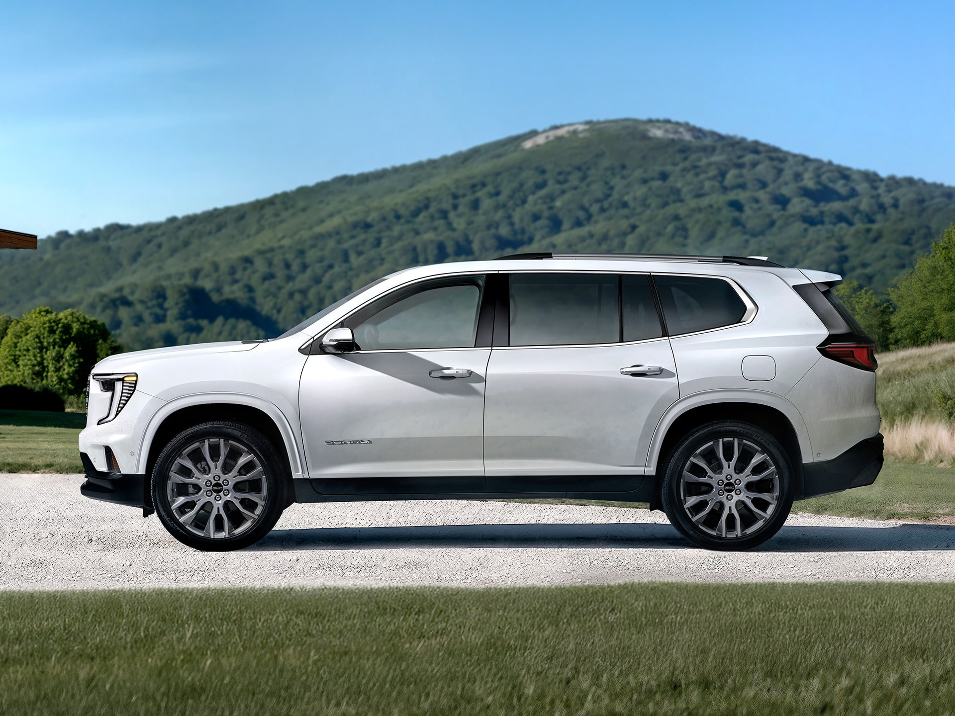 Vue latérale du GMC Acadia Denali Ultimate 2026.