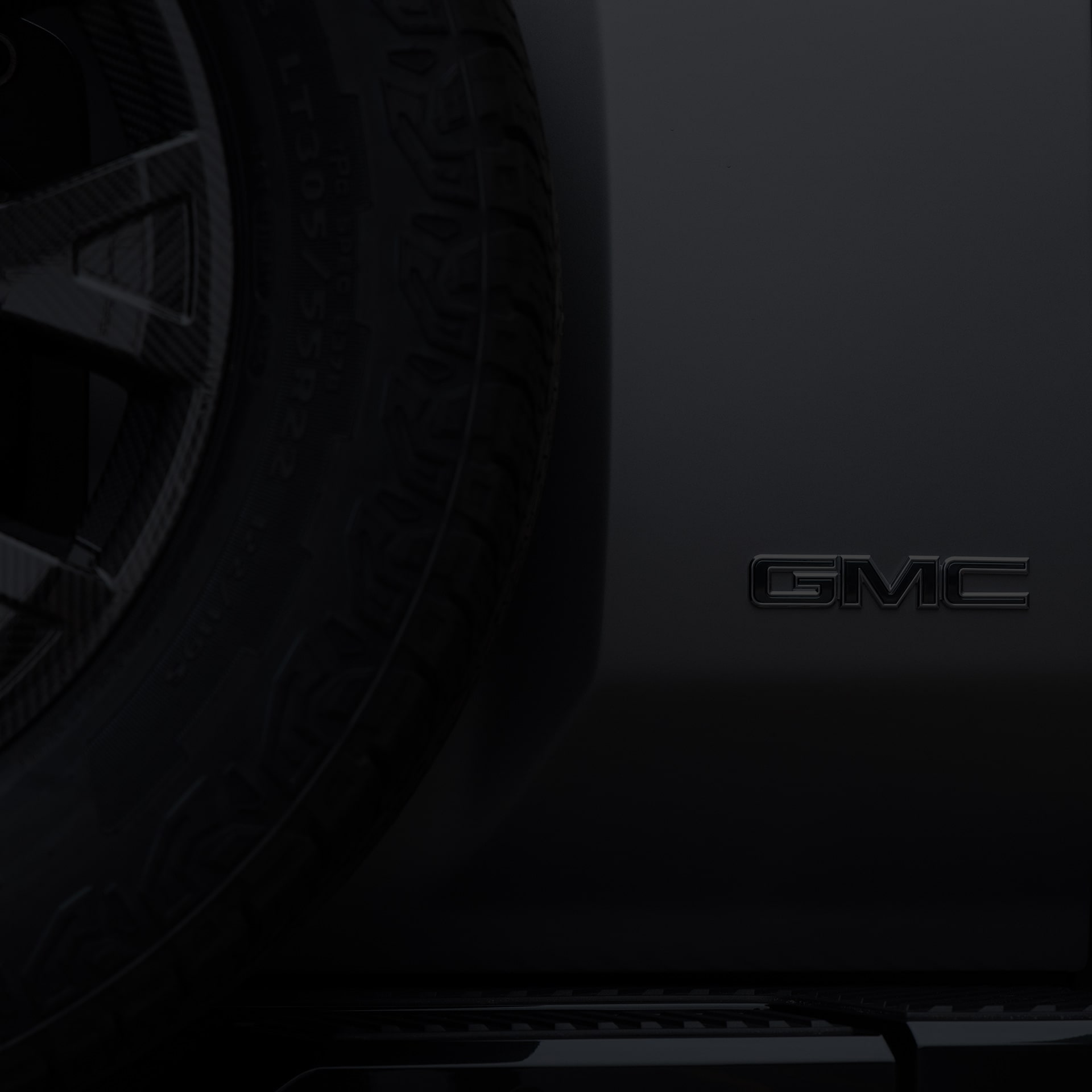 26-hev-reveal-gallery-preview-exterior-1920x1920-MY26_GMC_Hummer_SUV_EV_MCM_Carbon_1AP_4759_balance.jpg