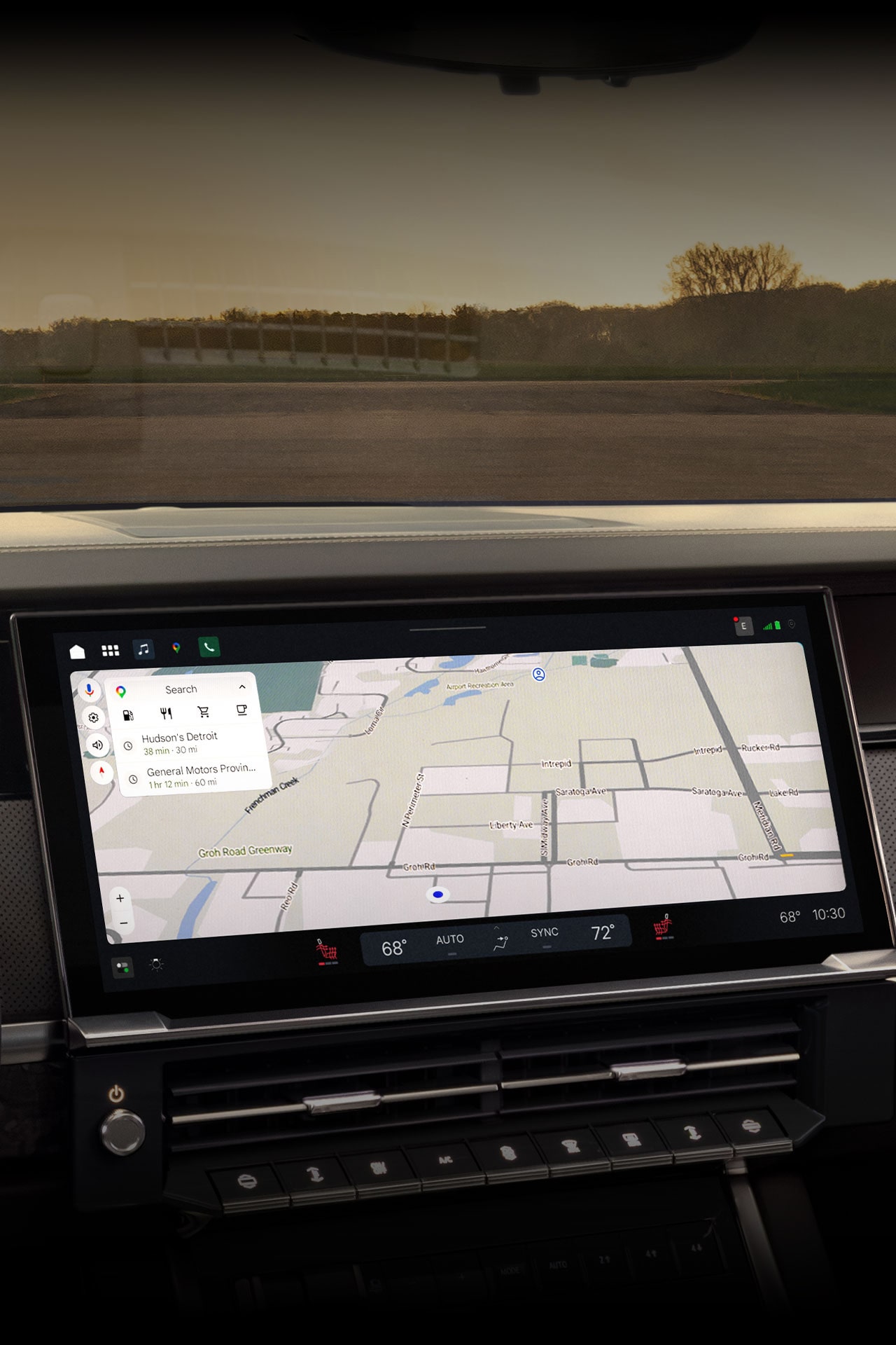 Vue rapprochée de l’écran central de la prochaine génération de la GMC Sierra 1500 2027.