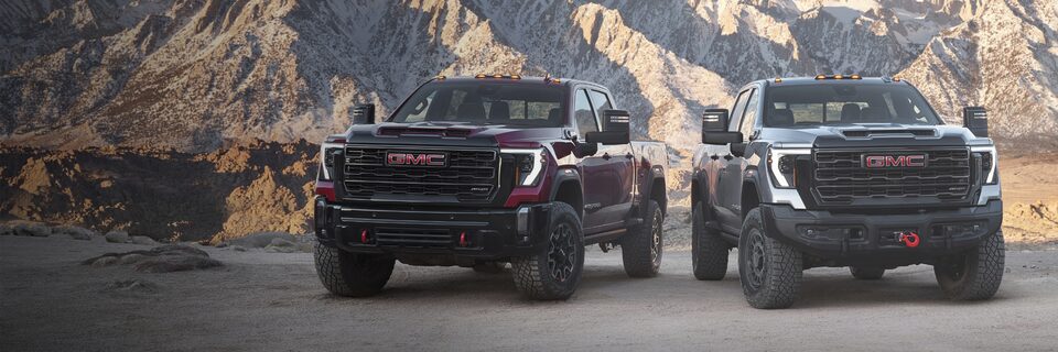 Le GMC Sierra HD AT4X 2024 et le AT4X édition AEV.