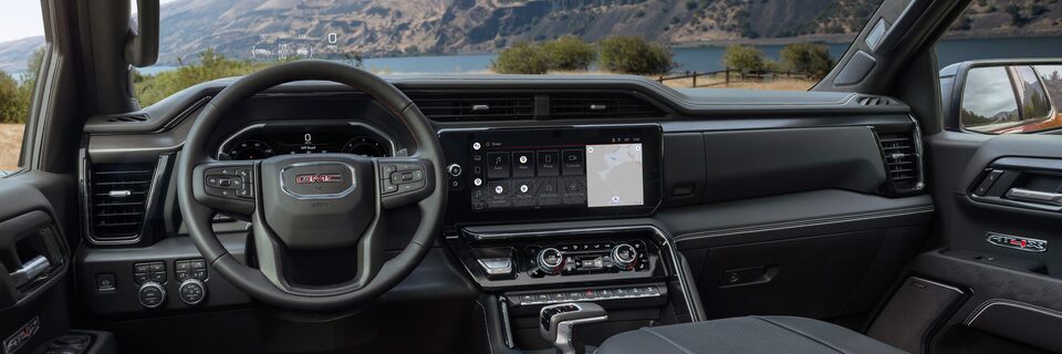 Vue de l’habitacle du GMC Sierra AT4X 2023.