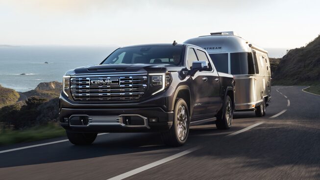 GMC Sierra 1500 Denali 2023 : remorquage.
