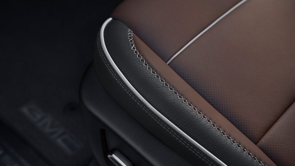 2023 Sierra 1500 Denali: Stitching on seats.