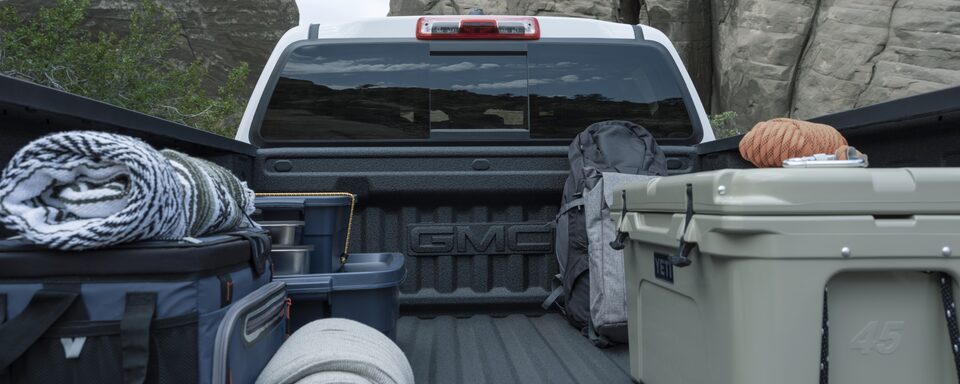 Caisse du GMC Canyon AT4 2023.