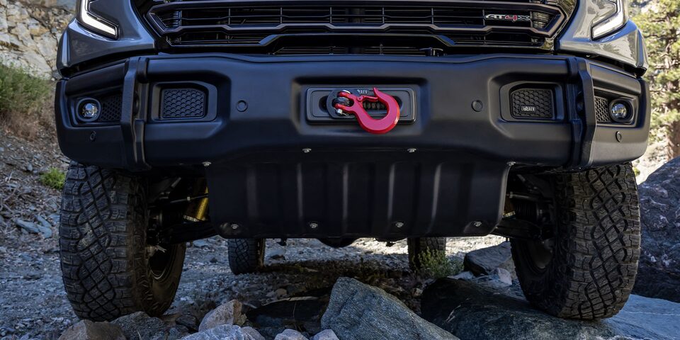 The steel front bumper and winch of the 2024 GMC Sierra 1500 AT4.