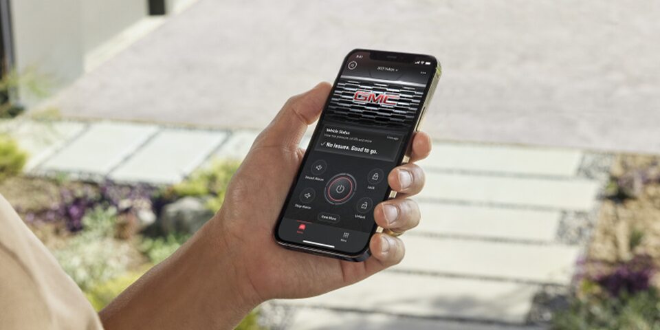 A person using his phone to subscribe to the Remote Access Plan.