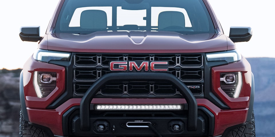 Front View of the 2025 GMC Canyon Truck's Grille.