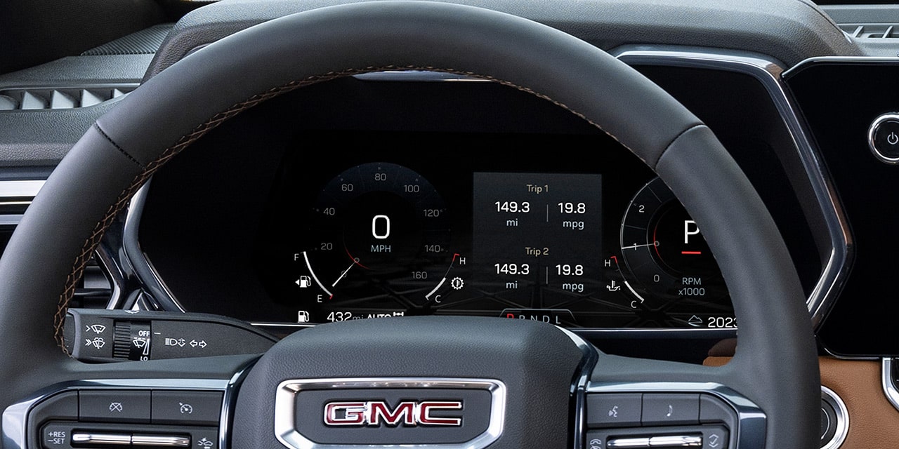 Le volant du GMC Canyon AT4 2026 vu par le conducteur.