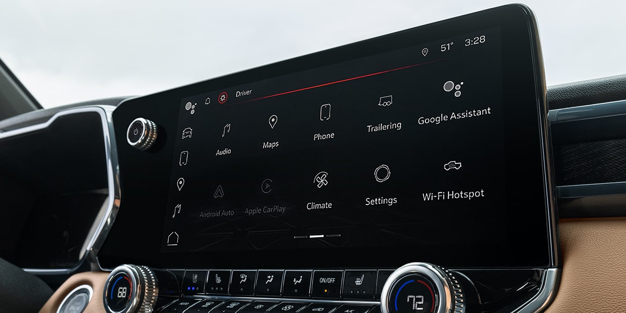 Vue rapprochée du système d’infodivertissement de 11,3 po du GMC Canyon AT4 2026.