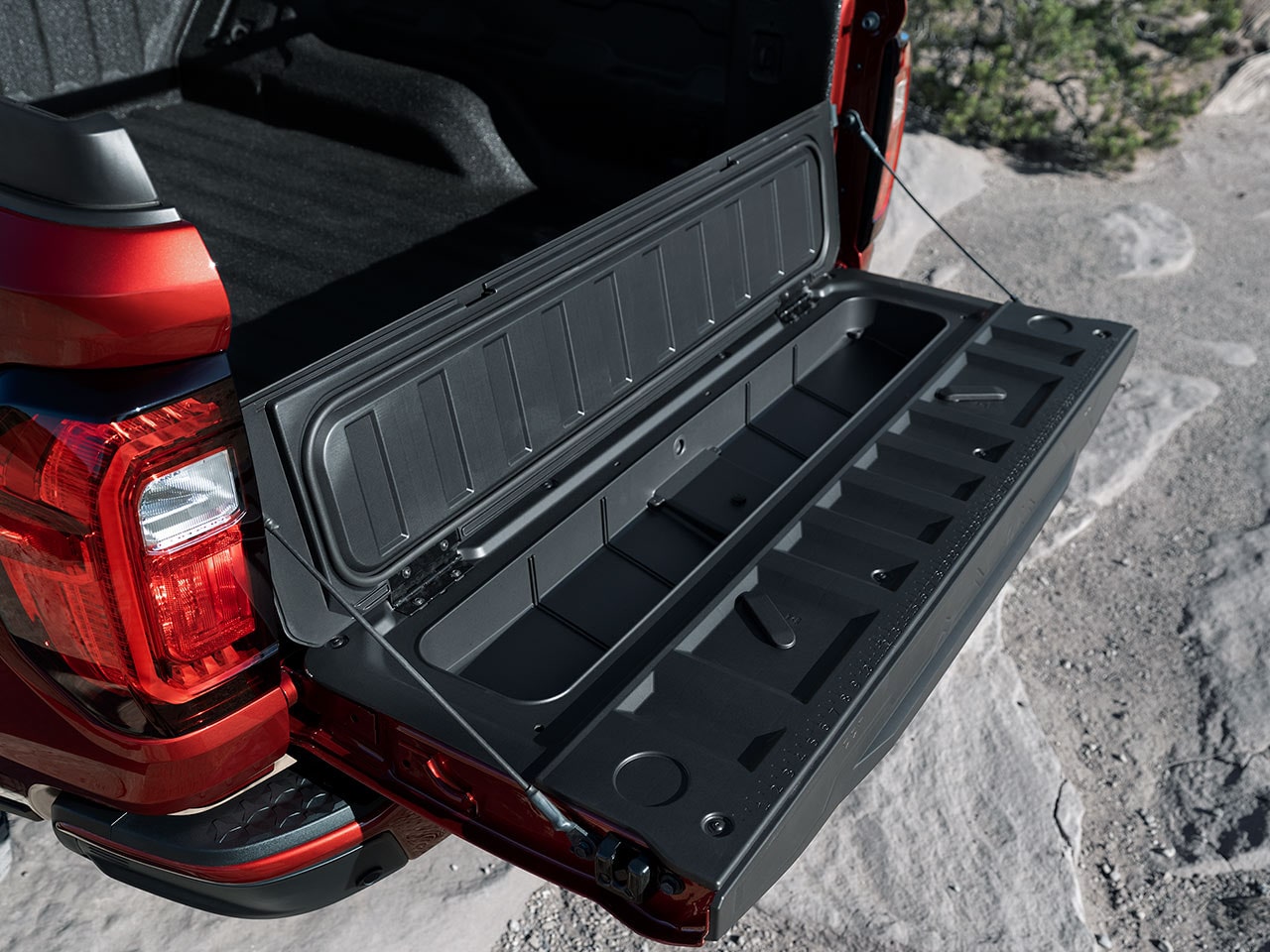 Close-up view of the MultiStow Tailgate of the 2026 GMC Canyon.