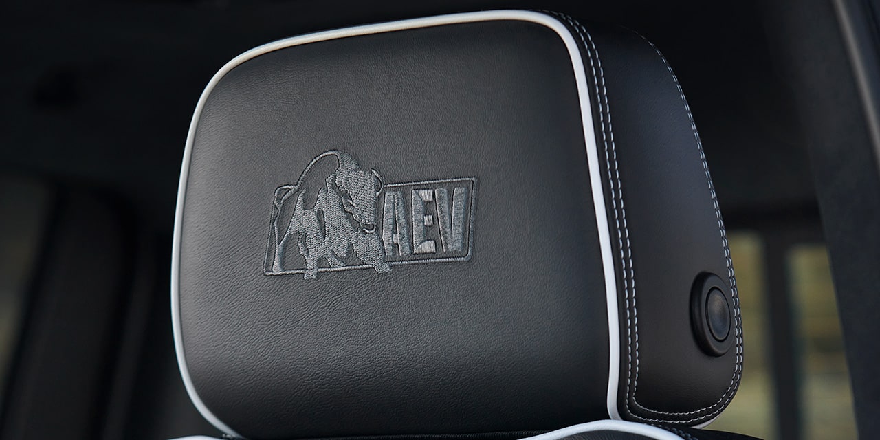 my26-sierra-hd-at4x-aev-embroidered-front-head-restraints-1280x640-26PGSRHD99063.jpg