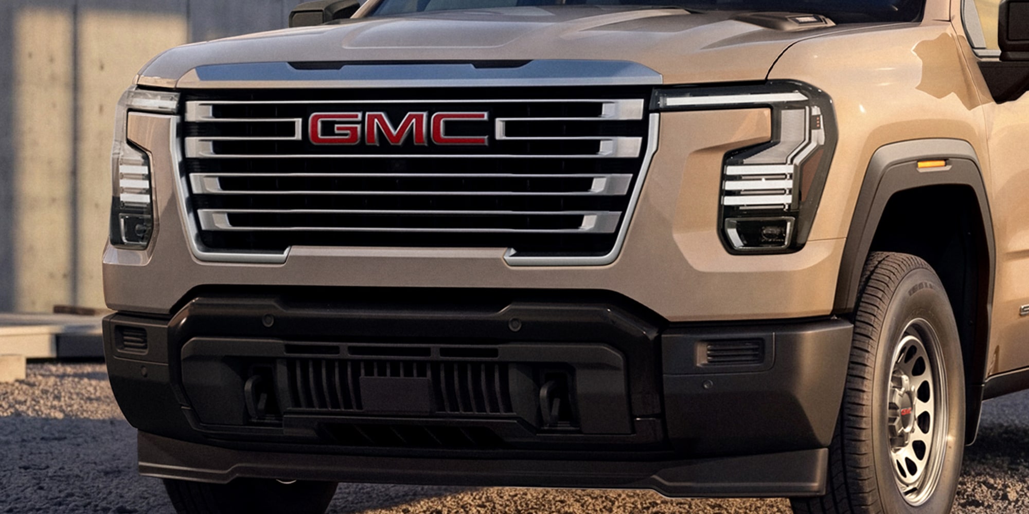 Gros plan sur une roue de GMC Sierra 1500 pro