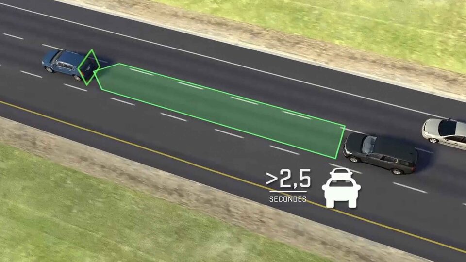 GMC Sierra HD 2023 : indicateur de distance de suivi.