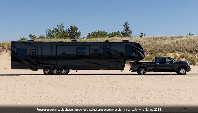 PULL YOUR WORLD WITH THE NEW 2024 SIERRA HEAVY DUTY’S ENHANCED TRAILERING CAPABILITIES